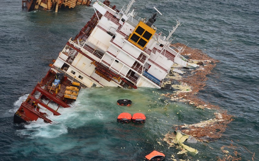 Восемь человек погибли при крушении пассажирского судна в Китае