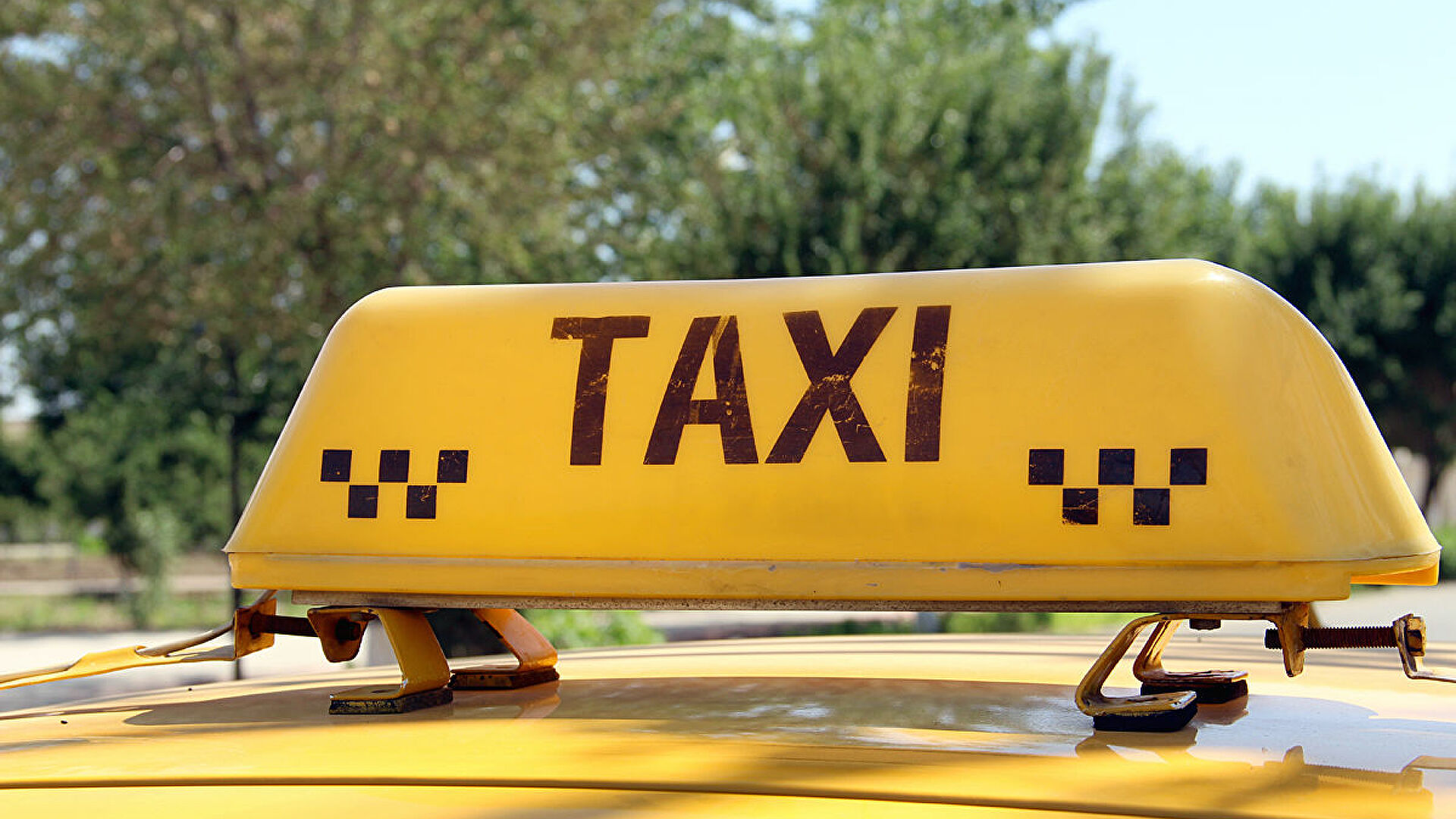 В Ташкенте таксист предлагал пассажиркам услуги массажиста с намеками на интим