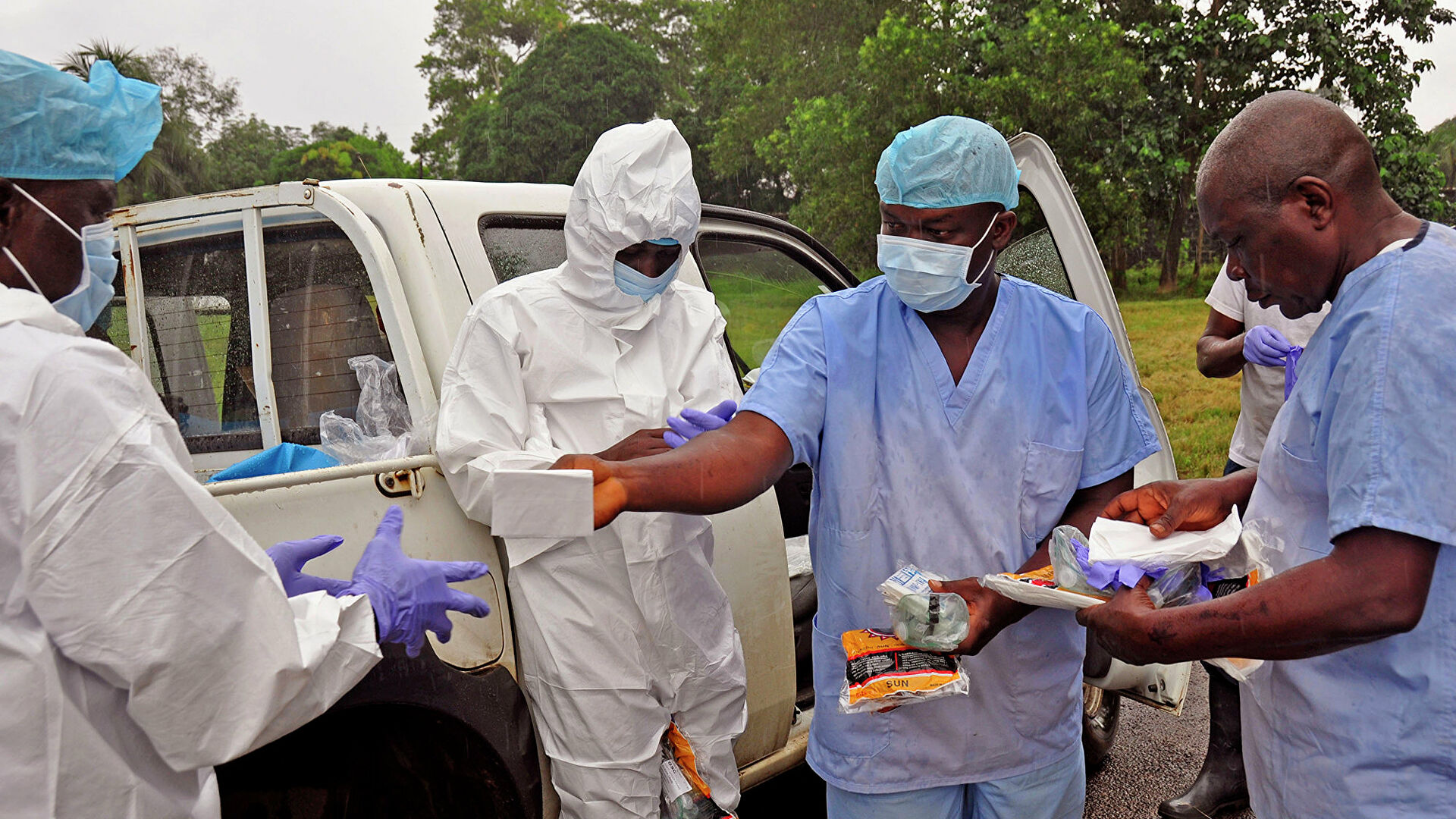 Работники ВОЗ были обвинены в изнасилованиях женщин в Конго во время борьбы с Эболой