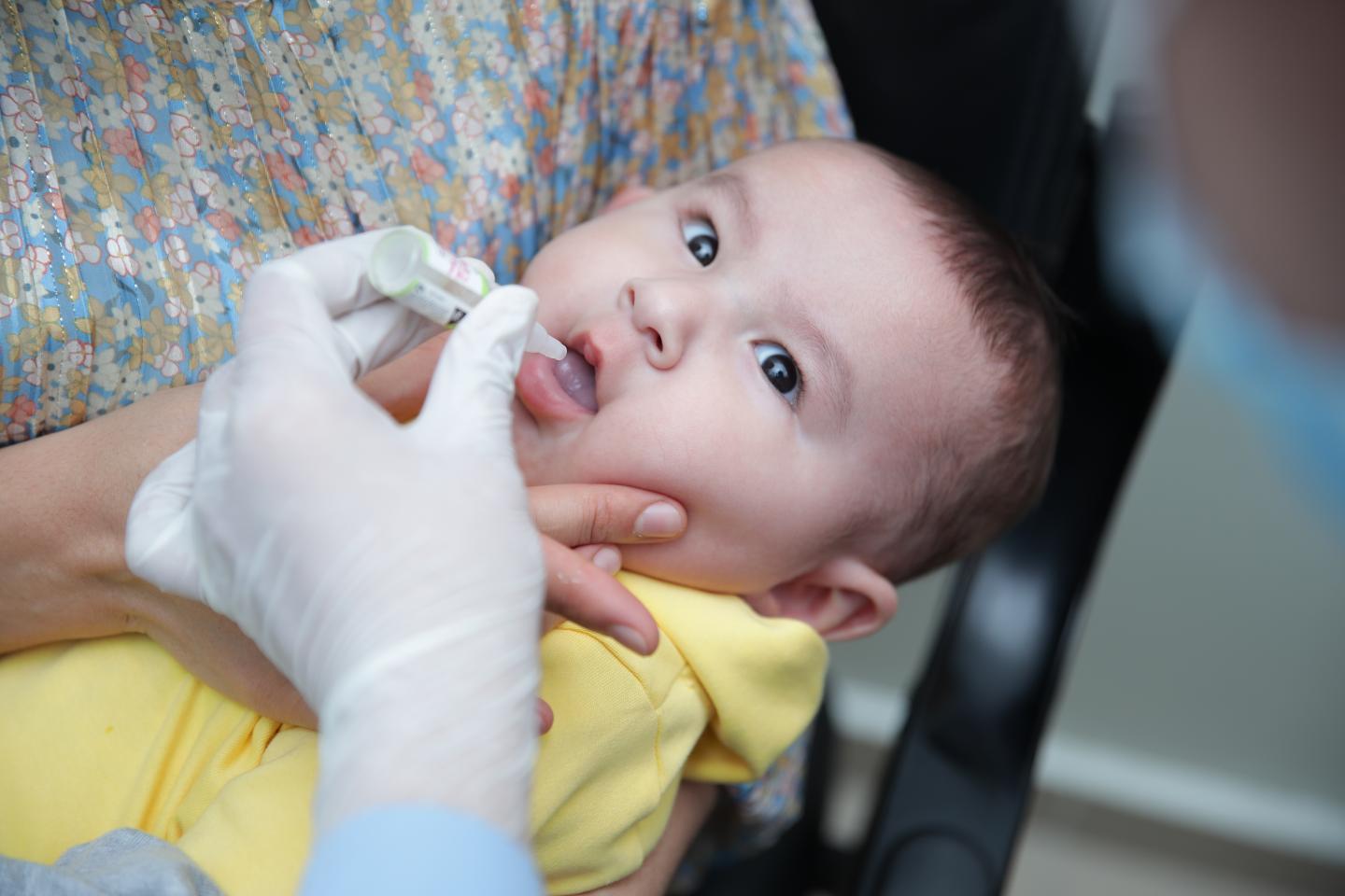 Педиатр рассказал, как проводится вакцинация детей от полиомиелита в Узбекистане, и ответил на частые вопросы