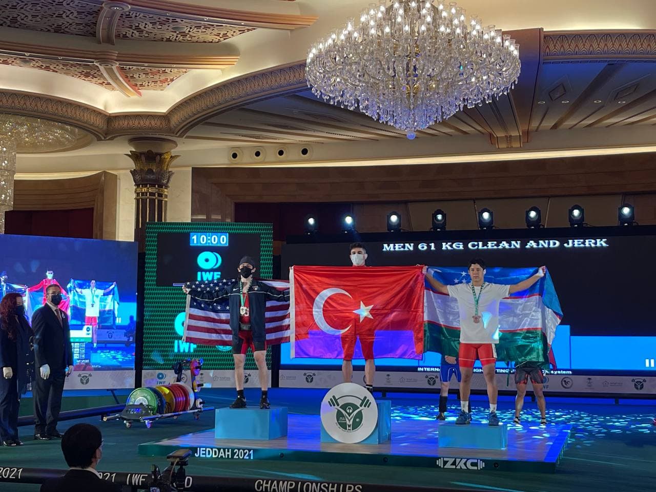 Тяжелоатлеты из Узбекистана завоевали бронзовую медаль на ЧМ