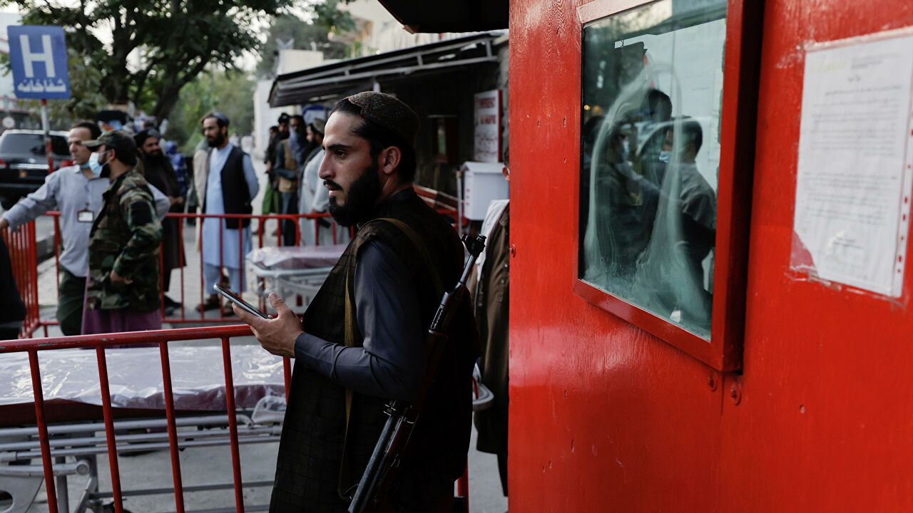 В шиитской мечети на севере Афганистана прогремел взрыв: около 100 человек погибли