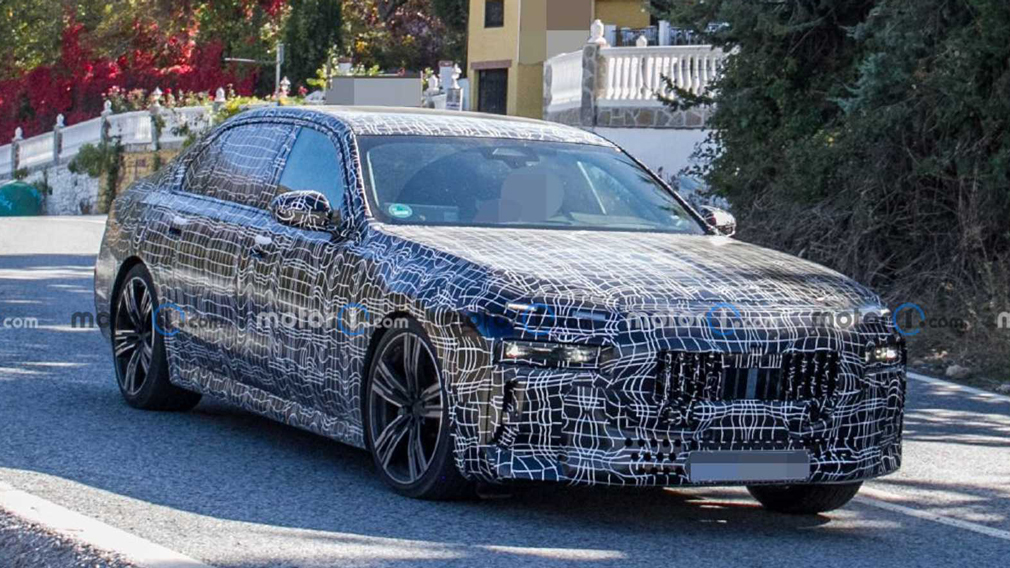 Фотошпионы слили кадры BMW-7 серии нового поколения во время дорожных испытаний