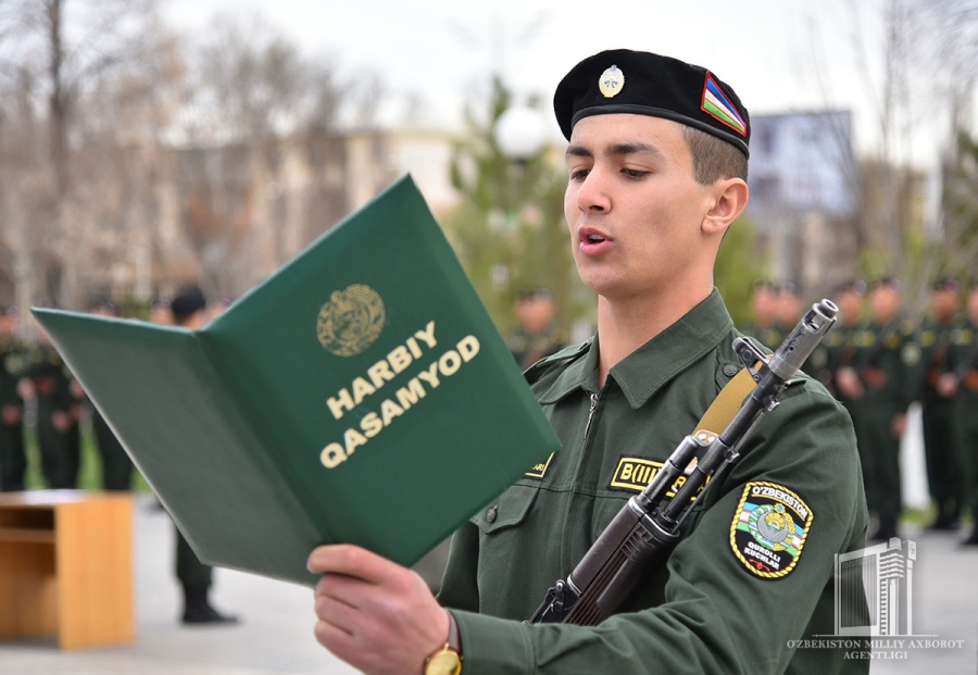 Второкурсники военизированных вузов Узбекистана будут получать военный билет