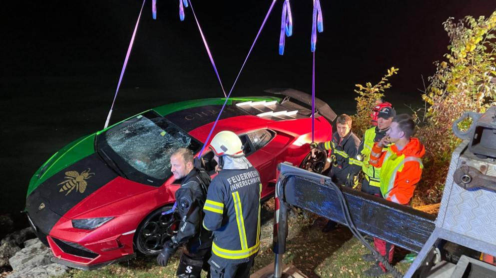Водитель перепутал педали и утопил Lamborghini в озере – трагичные фото