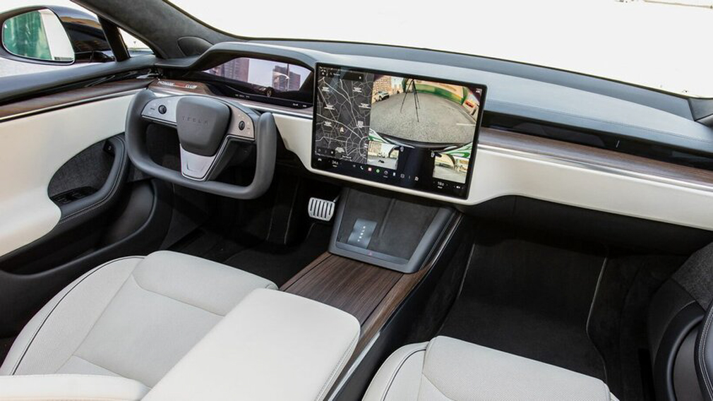 Водители Tesla получат возможность удаленно наблюдать за своей машиной в режиме реального времени через смартфон