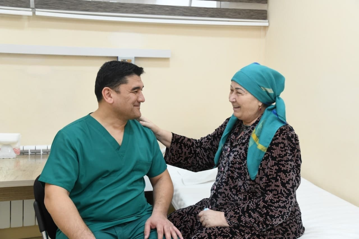 В Узбекистане врачи спасли женщину с 65% поражением легких и инфарктом