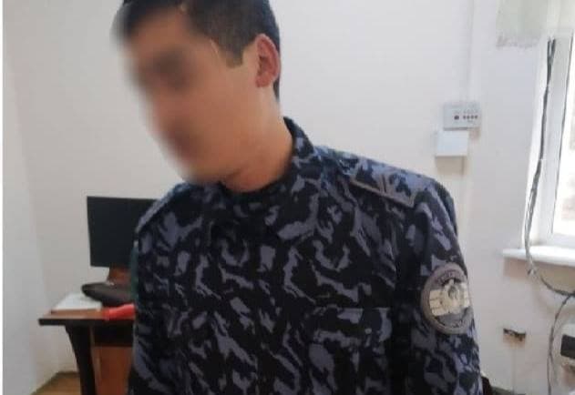 В Ташкенте задержали мужчину, притворявшегося сотрудником ОВД