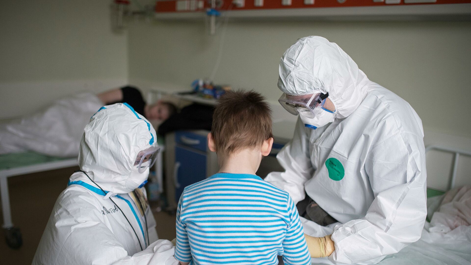 Стало ясно, сколько детей от 12 до 18 лет получили вакцину от коронавируса в Узбекистане — статистика