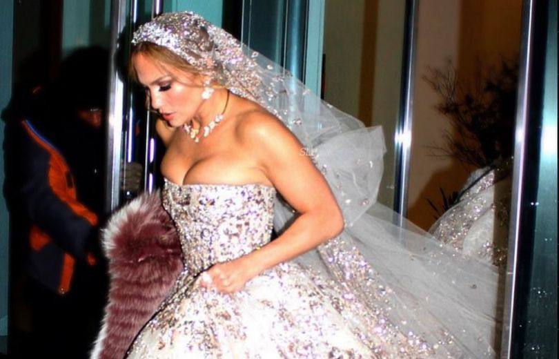 Дженнифер Лопес предстала в образе невесты – видео