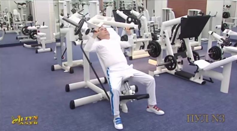 Президент Туркменистана Гурбангулы Бердымухамедов продемонстрировал свою физическую форму в 64 года - видео 