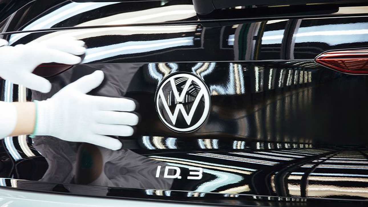План-перехват: Volkswagen переманивает инженеров Apple и BMW