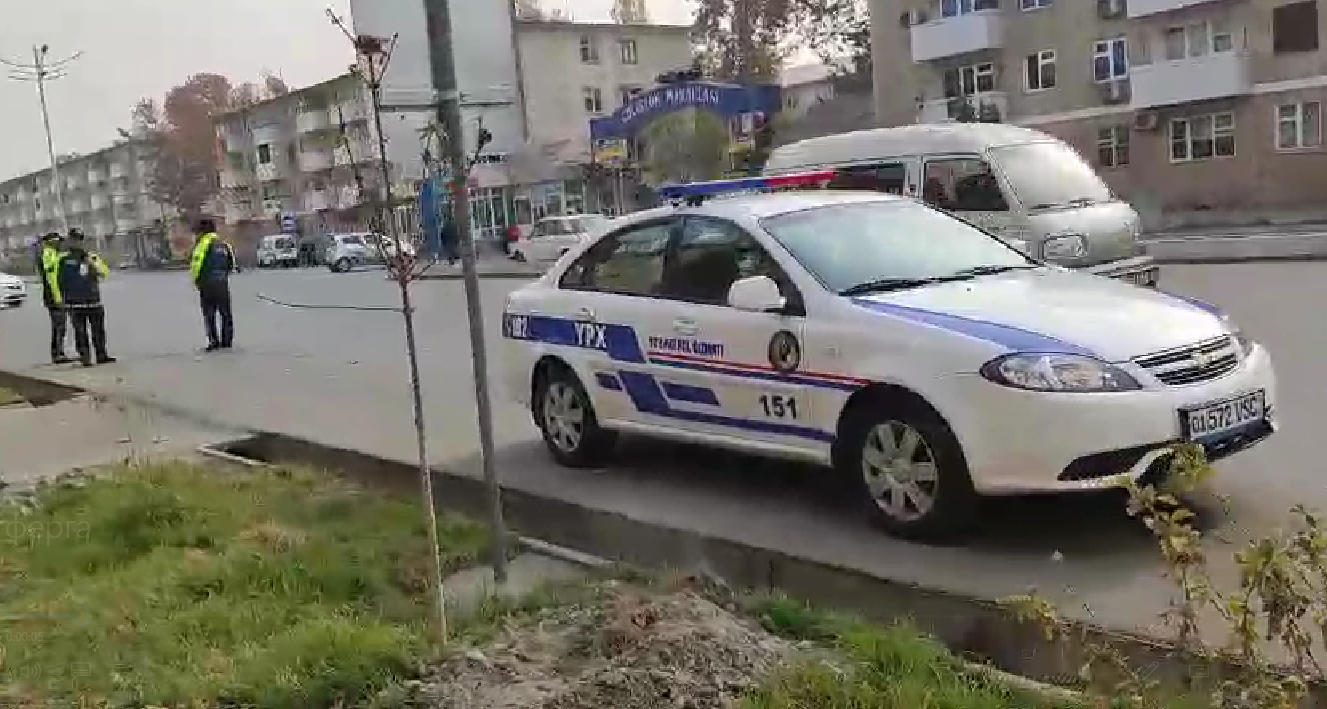 ПДД не учили что-ли: в Фергане оштрафовали ташкентскую машину сотрудников ГАИ за элементарное нарушение