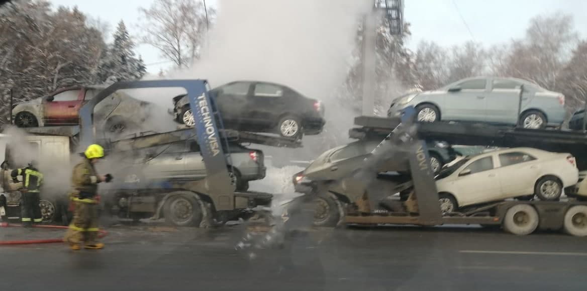 В Московской области сгорел автовоз, перевозящий «Кобальты»