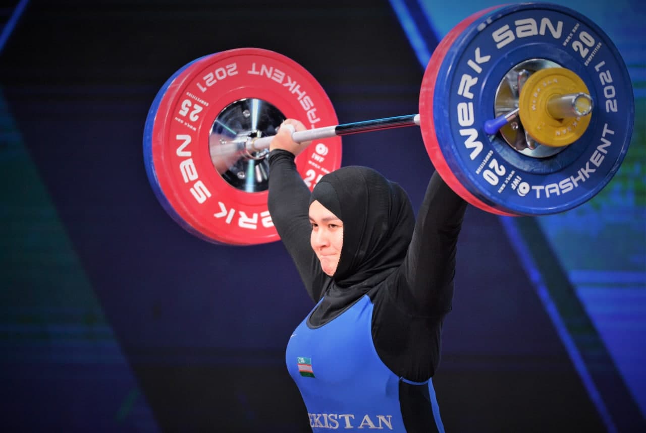 Узбекистанская тяжелоатлетка Турсуной Жабборова завоевала золотую и серебряную медали ЧМ