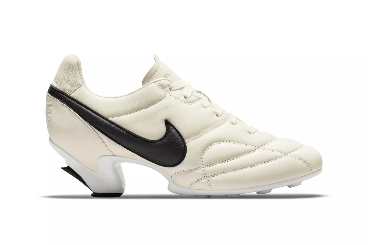 Nike и Comme des Garcons выпустили бутсы на каблуках и их мгновенно раскупили - фото