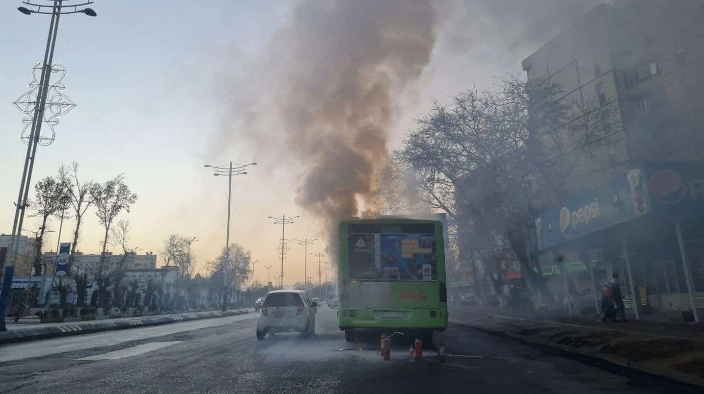 В Ташкенте за неделю загорелся уже второй пассажирский автобус