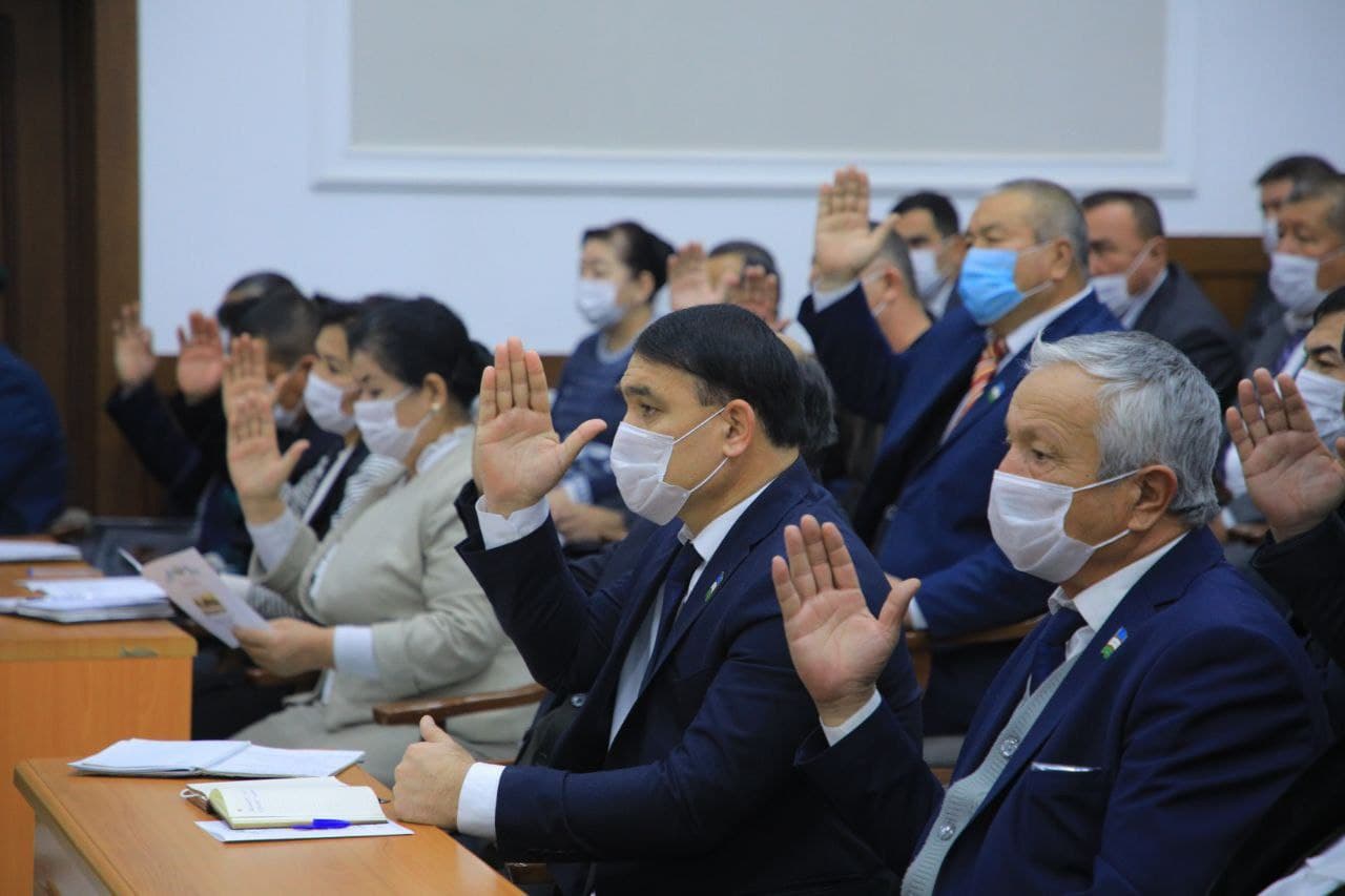 В трёх областях Узбекистана сменились главы районных хокимиятов