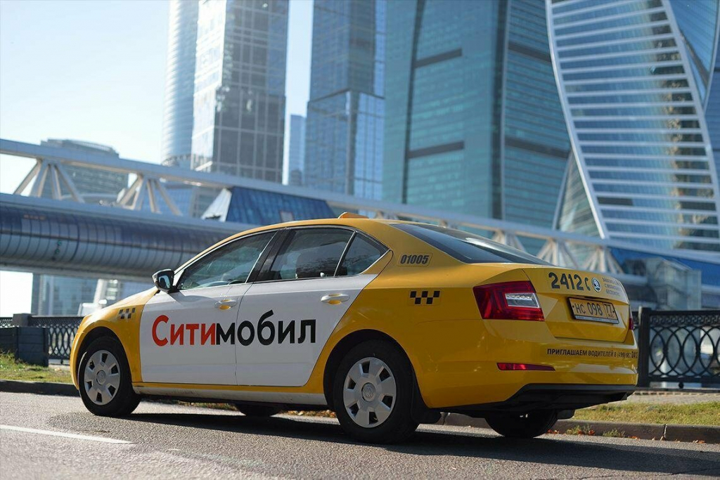 Компания «Ситимобил» запретила своим водителям дотрагиваться до пассажиров и делать им комплименты