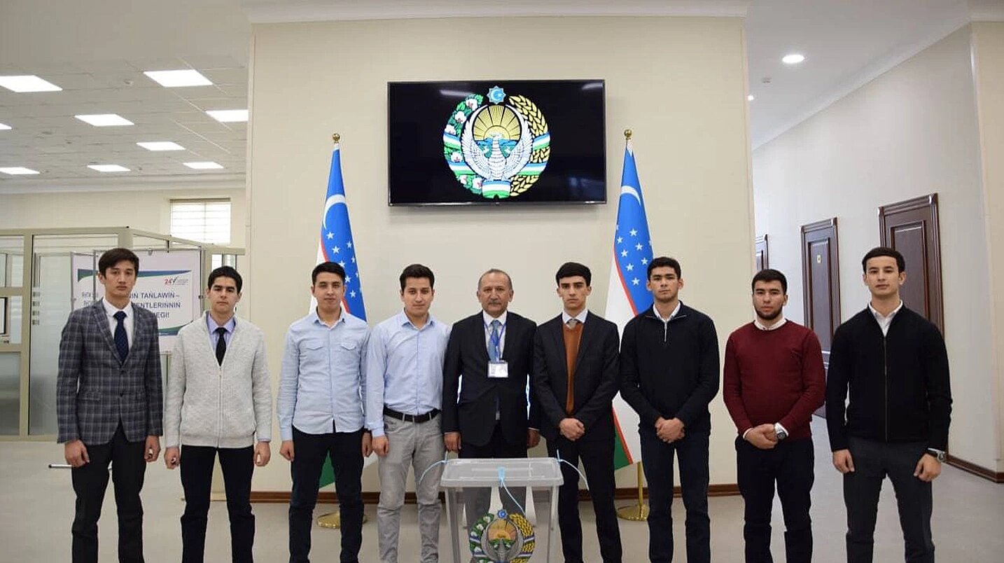 Группу узбекистанских студентов вывезли из Казахстана
