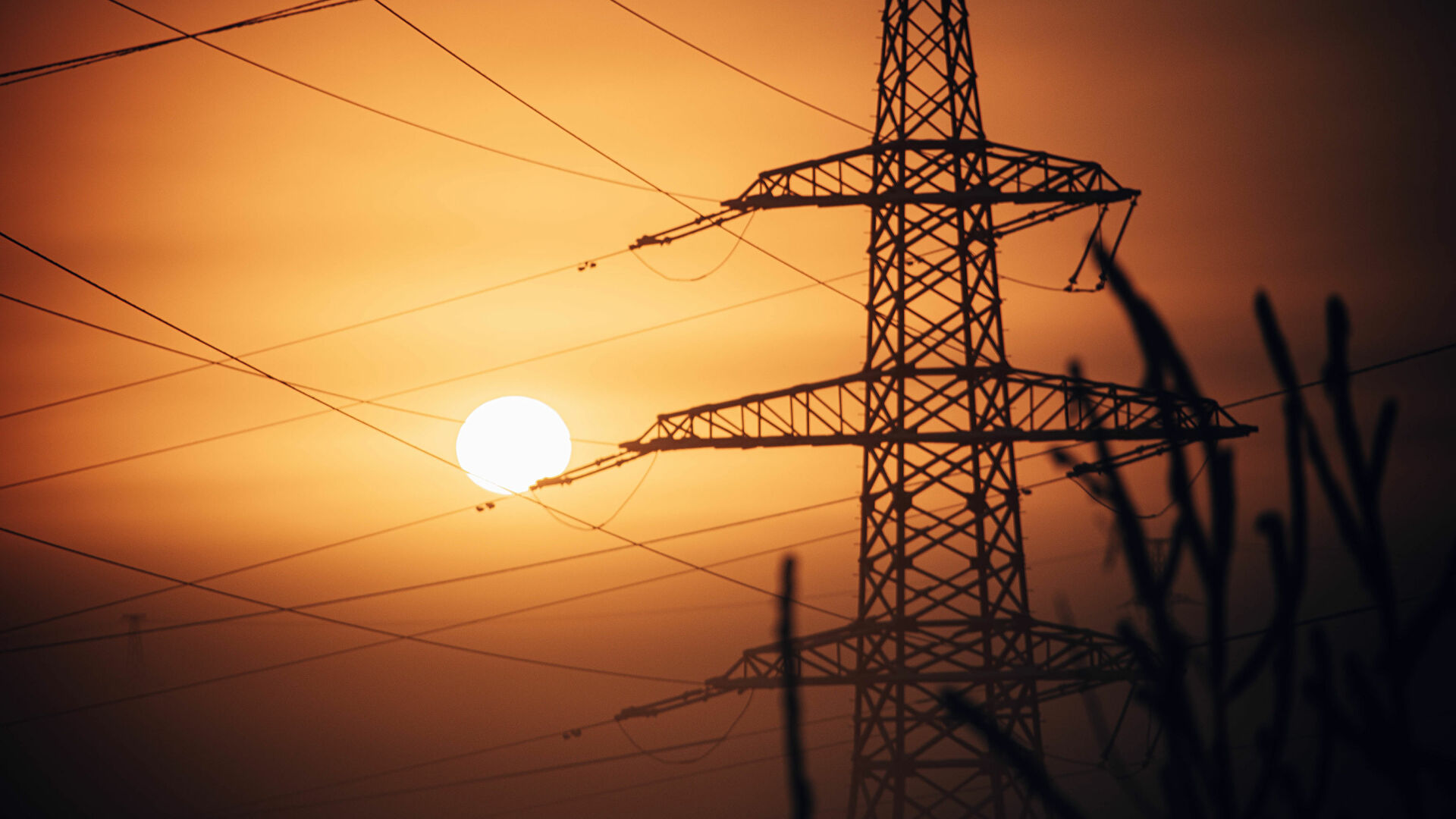 DABS: Узбекистан без согласования сократил экспорт электроэнергии в Афганистан на 60%