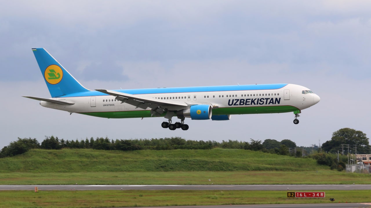 В Узбекистане снизили размер компенсации для организаторов чартерных рейсов 
