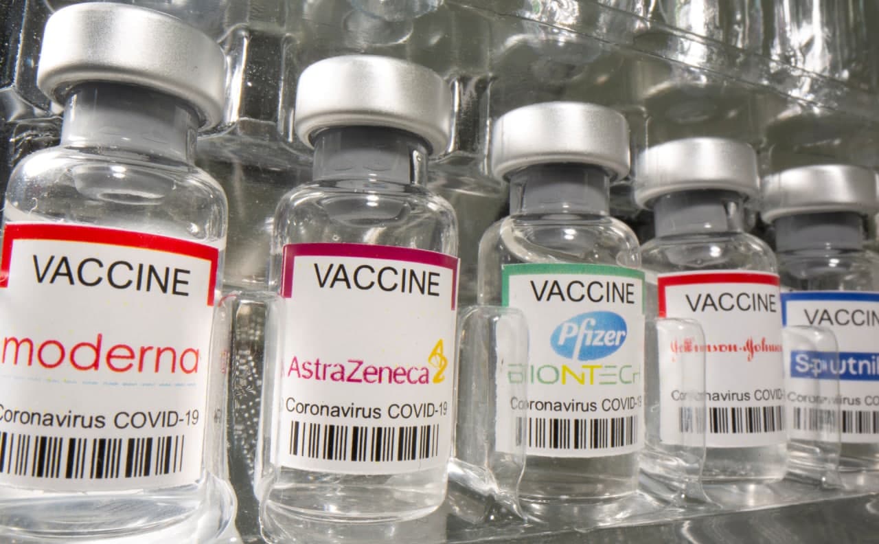 Какие вакцины защищают от штамма омикрон, а какие – нет