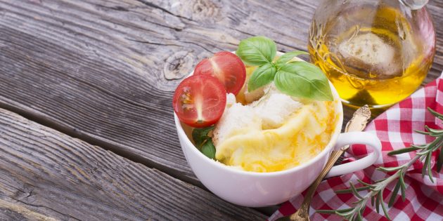 Рецепт вкусного омлета с ветчиной и сыром в микроволновке