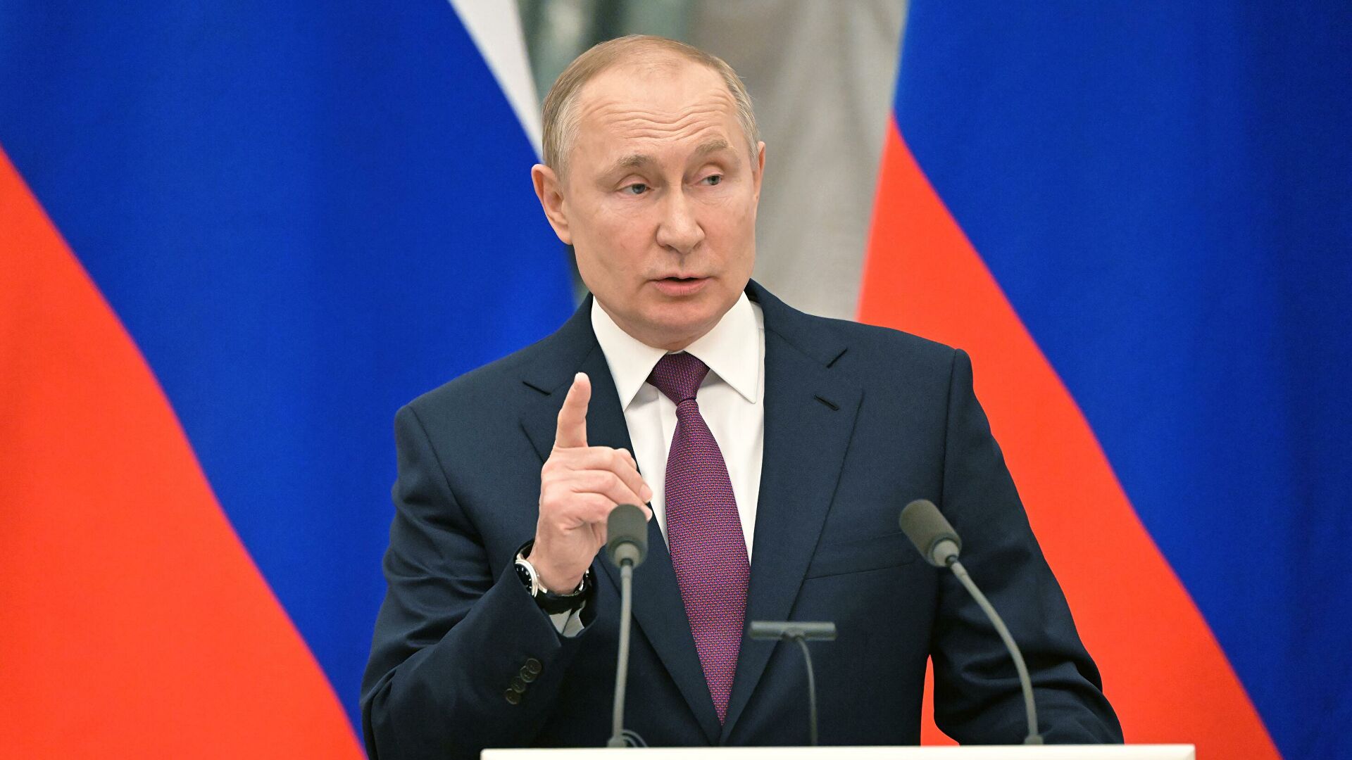 Владимир Путин начал учения стратегических сил с применением ядерного оружия
