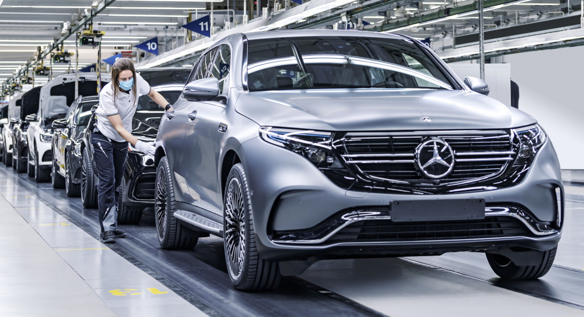 Mercedes направит все свои силы на производство электромобилей и люксовых машин