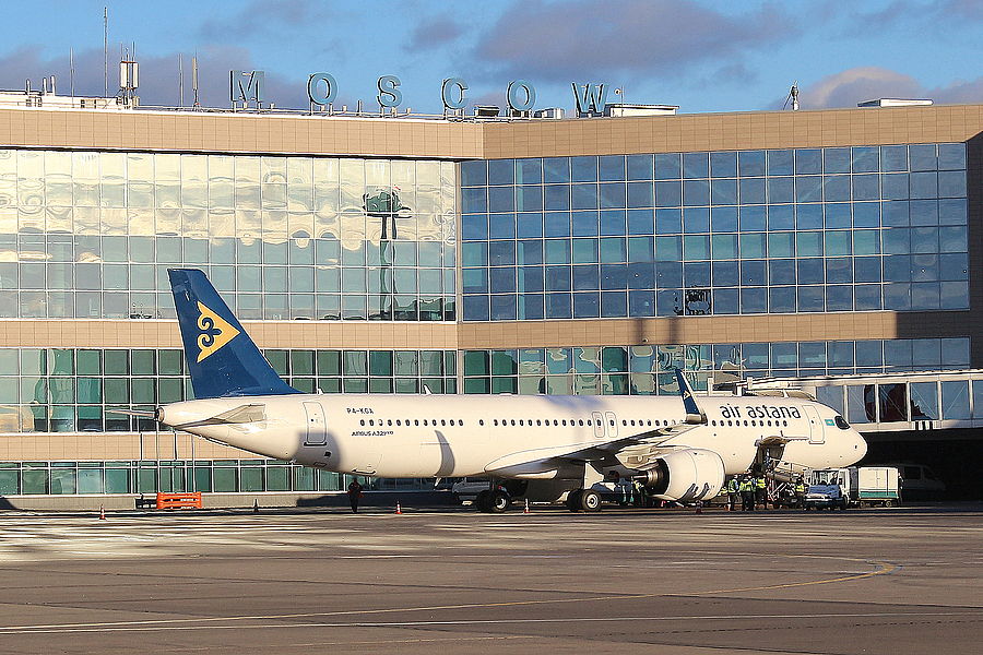 Air Astana приостанавливает полеты в Россию и над ее территорией