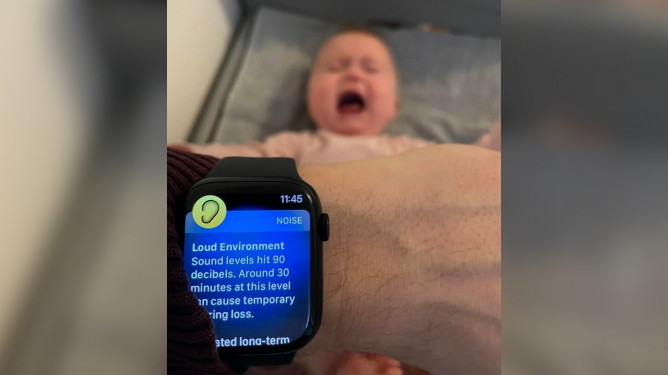 Умные часы Apple: маленькие дети могут привести к потере слуха