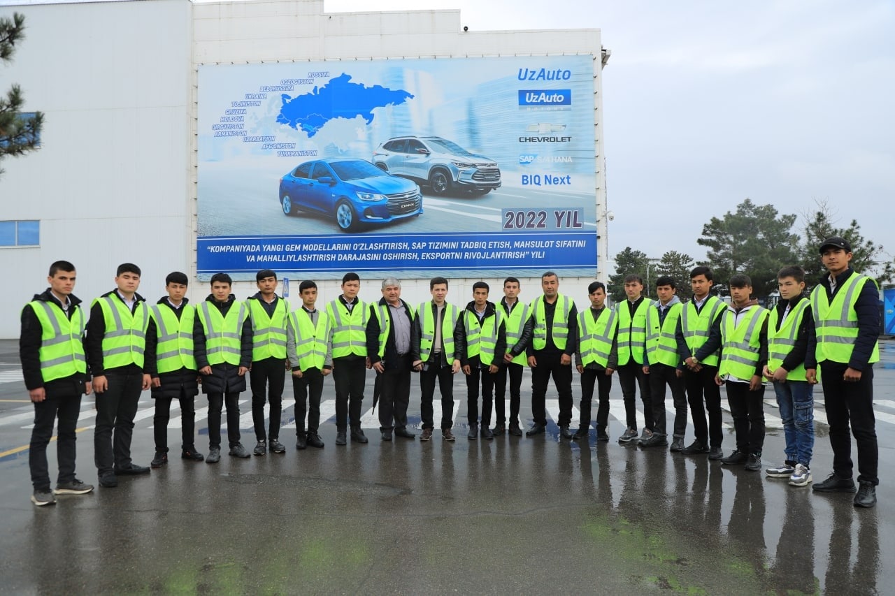 «UzAuto Motors» провела день открытых дверей на заводе в Асаке