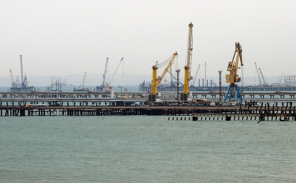 Узбекистан сможет отправлять грузы через порт на Каспий 