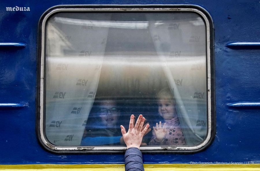 ЮНИСЕФ: больше половины детей в Украине стали беженцами