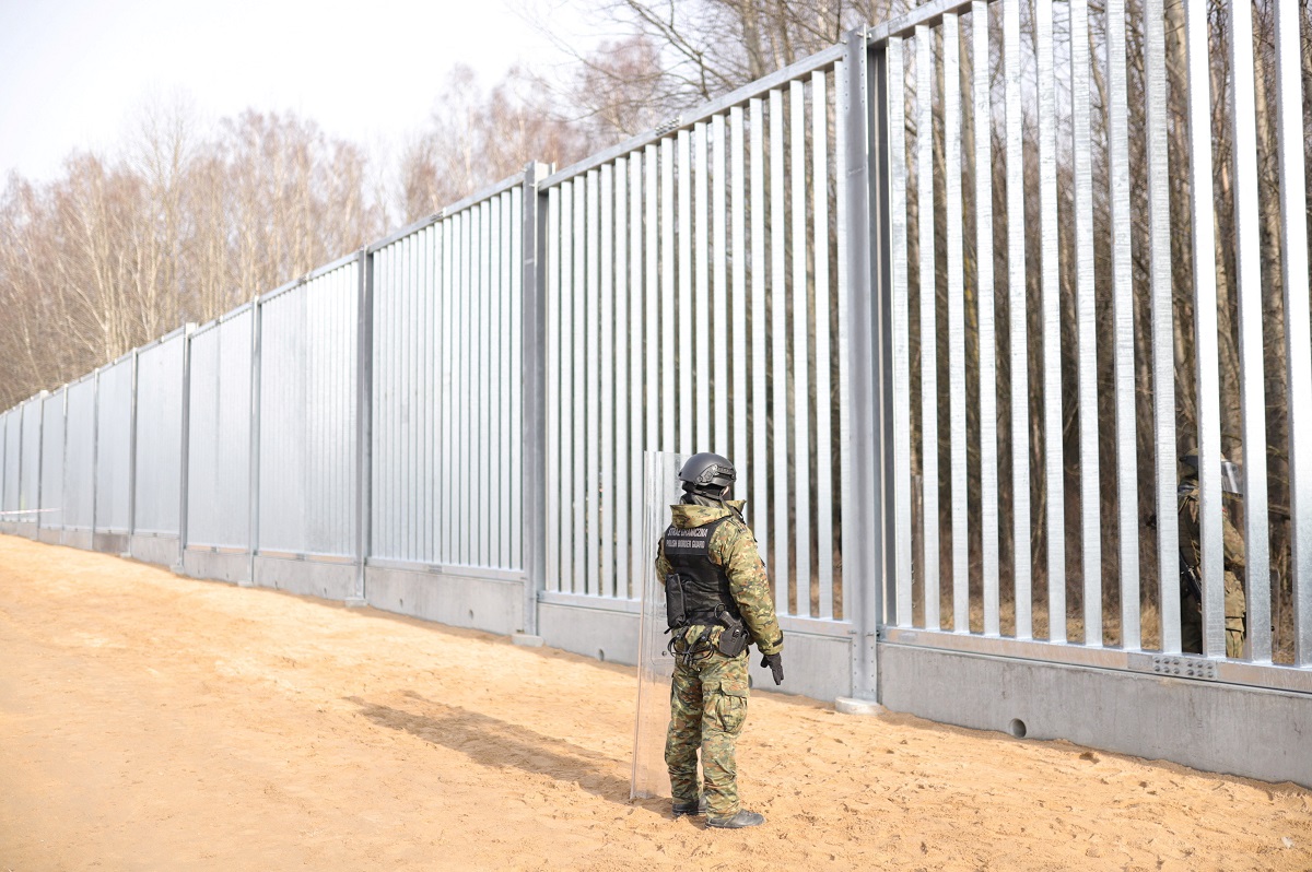 Польша планирует достроить стену на границе с Беларусью