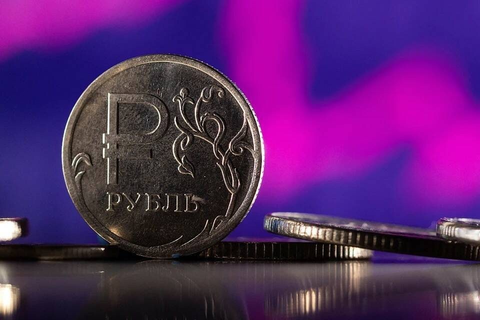 Рубль полностью восстановился по отношению к суму