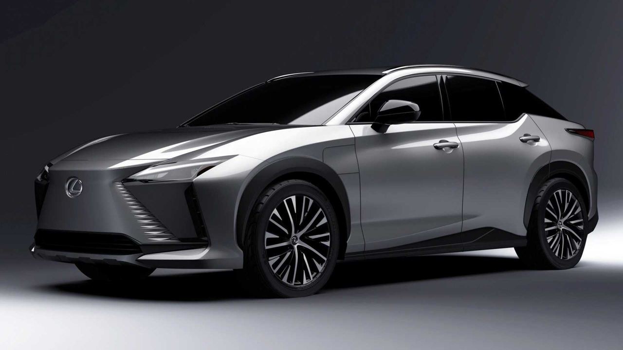Lexus презентует электрический кроссовер RZ уже в апреле 2022 года