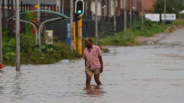 В ЮАР из-за сильнейшего наводнения погибло 443 человека