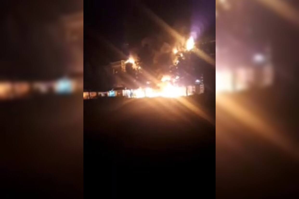 В одном из торговых центров Самарканда произошел пожар — видео