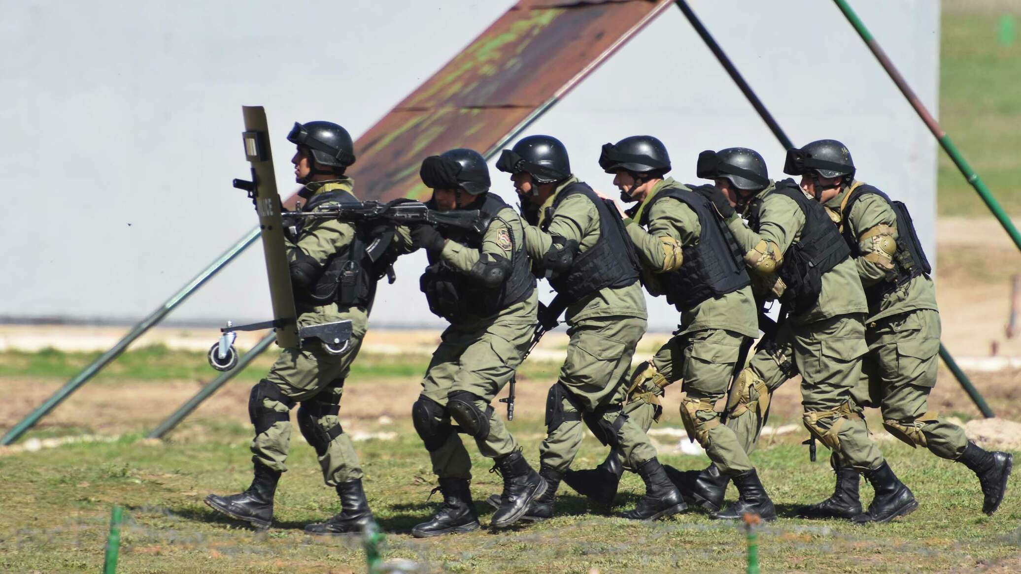 В Таджикистане началась операция против вооруженной террористической группировки