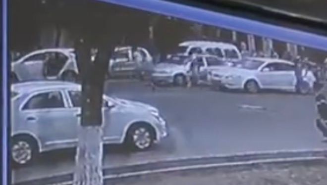 В Ургенче группа лиц убила водителя «Кобальта» средь бела дня<br>