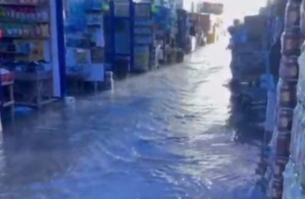 Рынок «Урикзар» затопило кипятком — видео