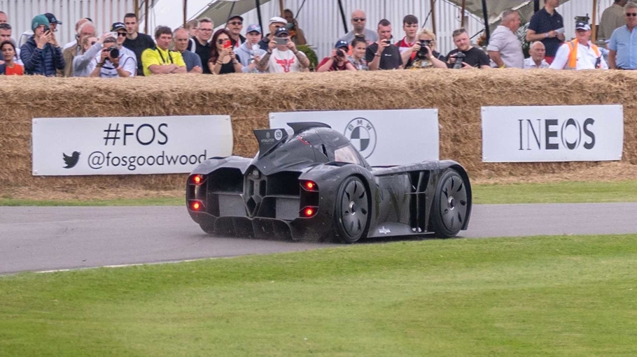 «Бэтмобиль» намеревается побить рекорд Bugatti Chiron