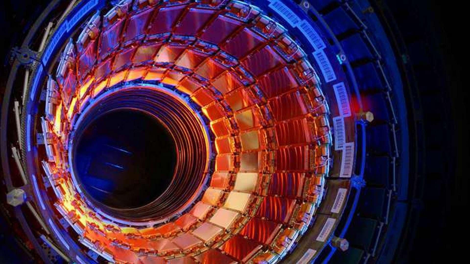 Большой адронный коллайдер запущен после трехлетнего перерыва — видео
