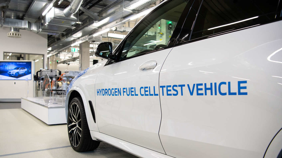 BMW работает над серийным производством водородных авто