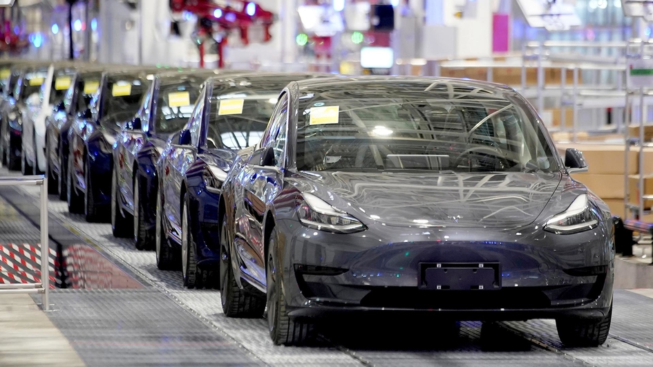 Tesla выплатит женщине крупную сумму из-за проблем с автопилотом