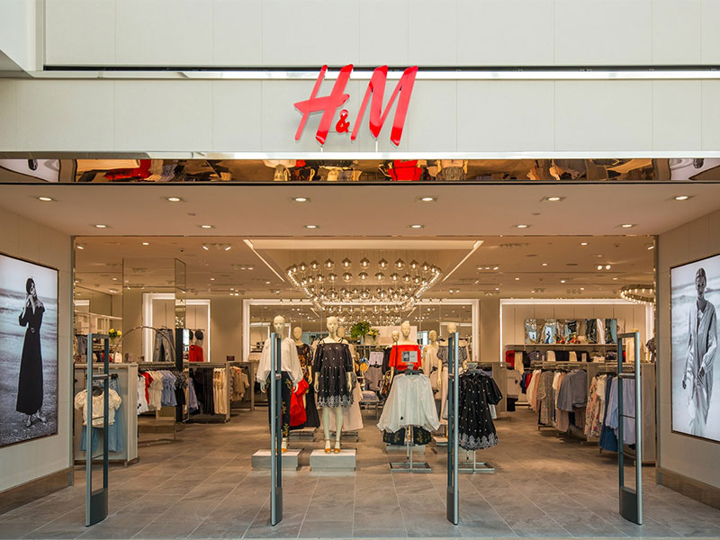 На Avito теперь продают места в очереди в российские магазины H&M