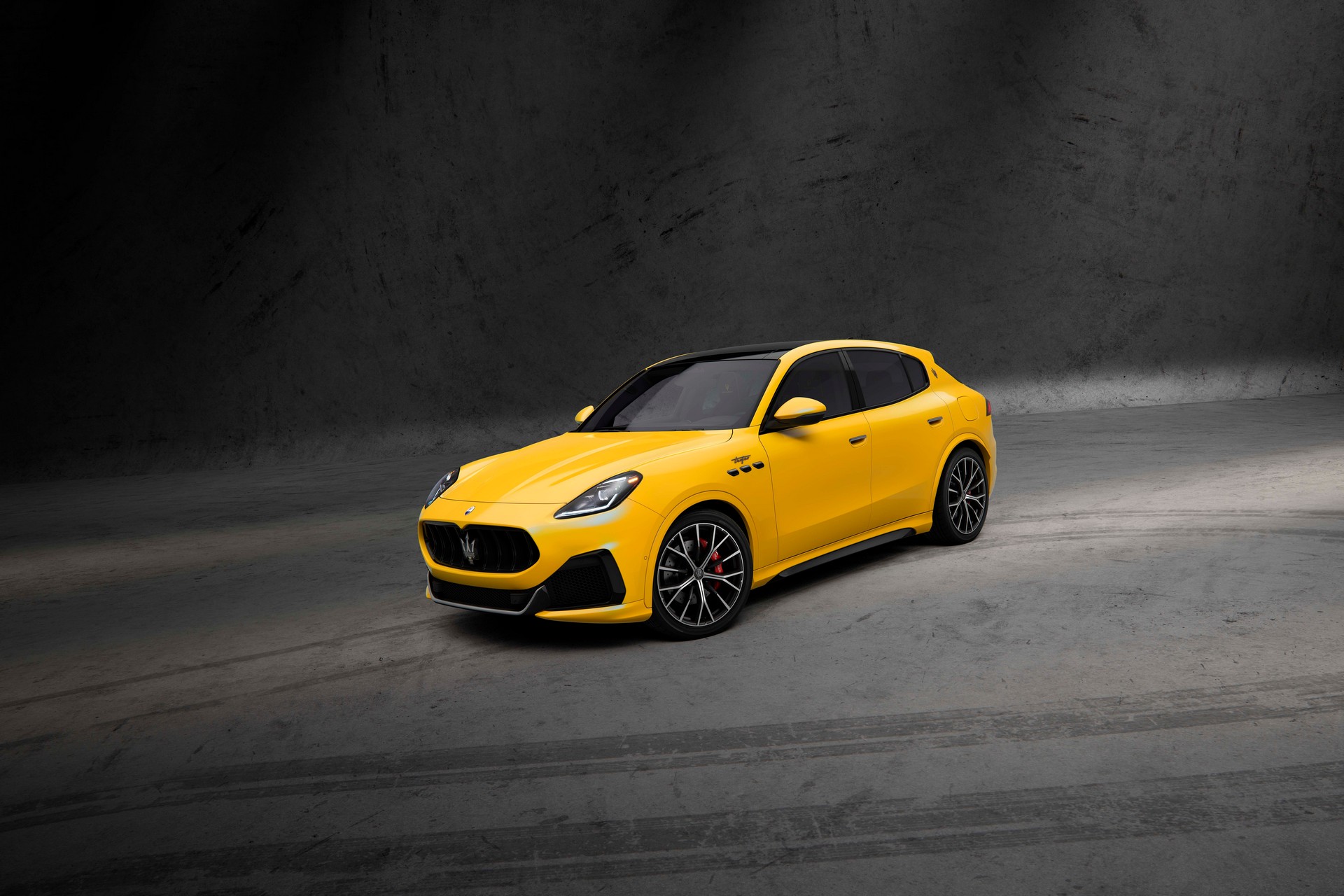 Maserati выпустит кроссовер Grecale PrimaSerie ограниченным тиражом