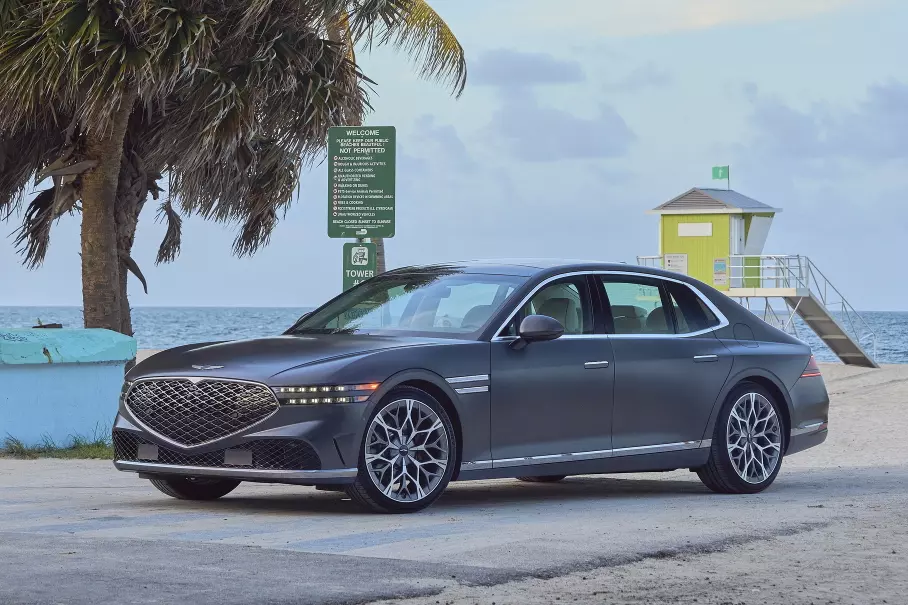 Новый Genesis G90 оказался дороже премиум-седанов Audi и Lexus
